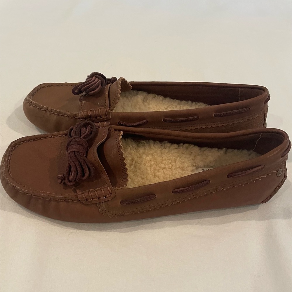 UGG Women’s Brown Leather Loafers with Fur Size 7